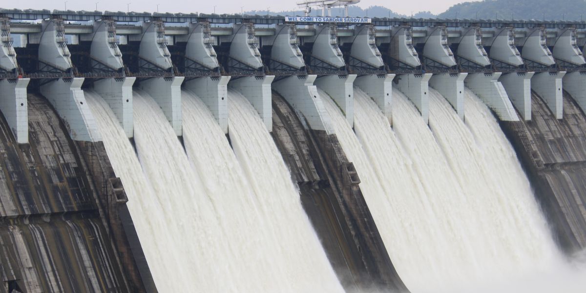 Southwest: Solving the Mystery of Erroneous Dam Monitoring Data